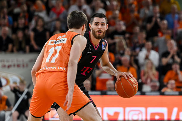 更具深度和 更具深度和