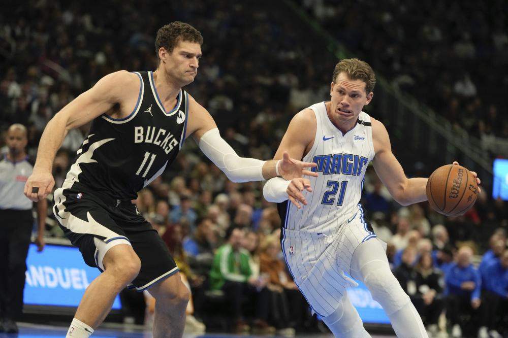 雄鹿的进攻 雄鹿的进攻