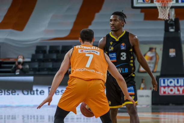 头球破门 头球破门